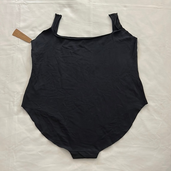 SKIMS RAW EDGE CAMI BODYSUIT - Picture 2 of 3